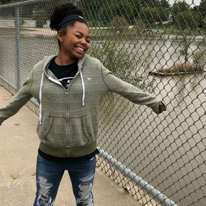 Meet your Posher, Carmen